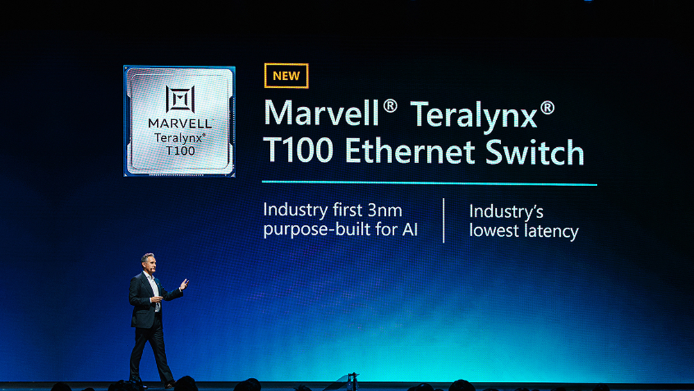 Performance, Connectivity and Programmability: How Teralynx T100 Sets a New Standard in AI Networking
